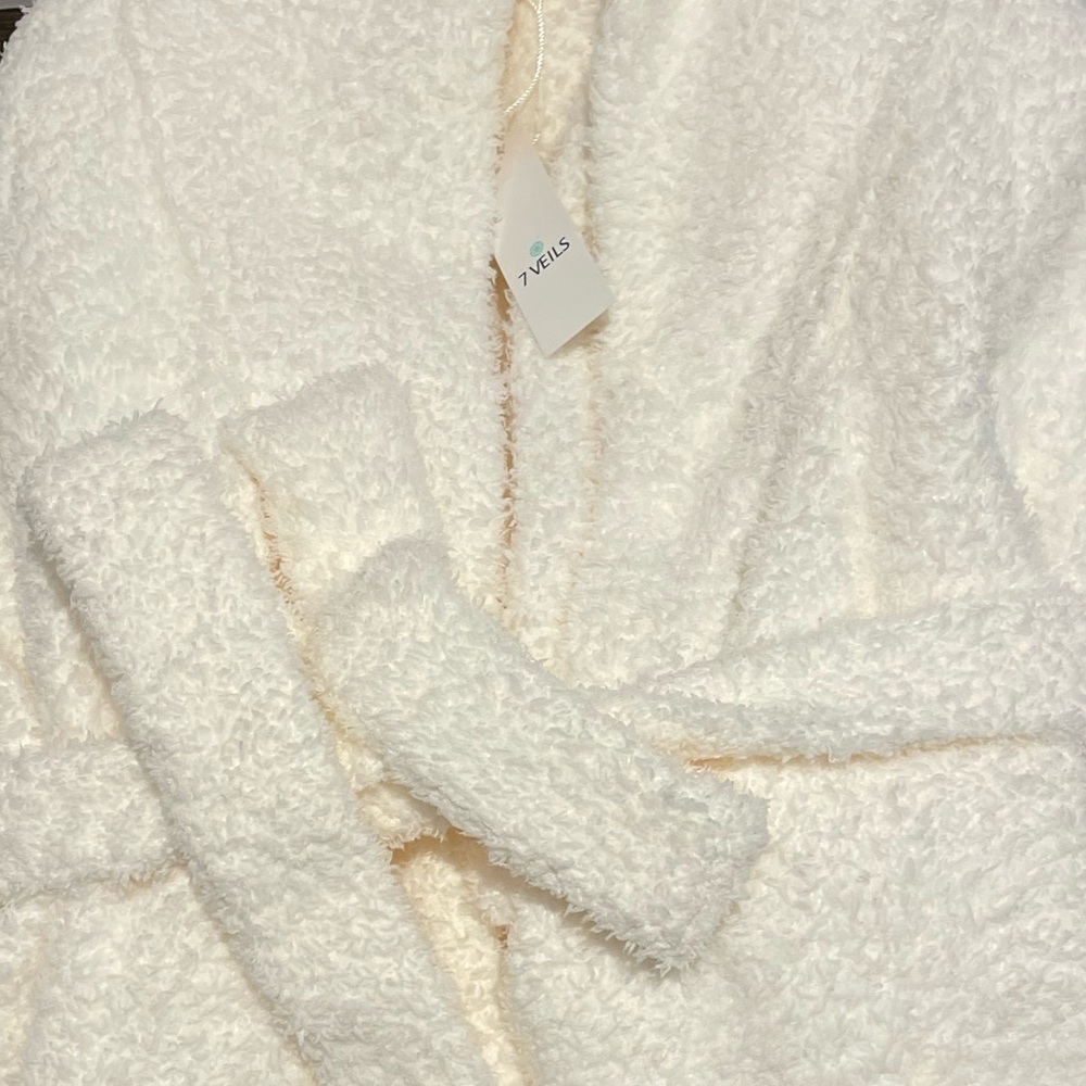 NWT 7 VEILS Long Bathrobe Women Cozy Robe Size S